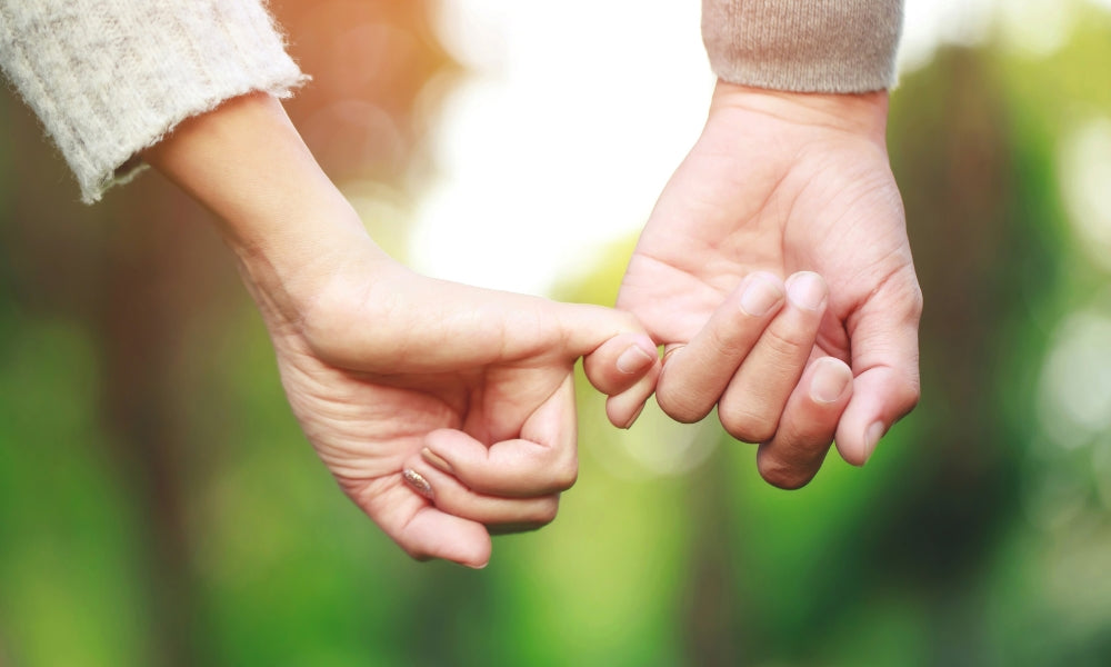 Bagues de promesse : signification, conseils pour bien choisir