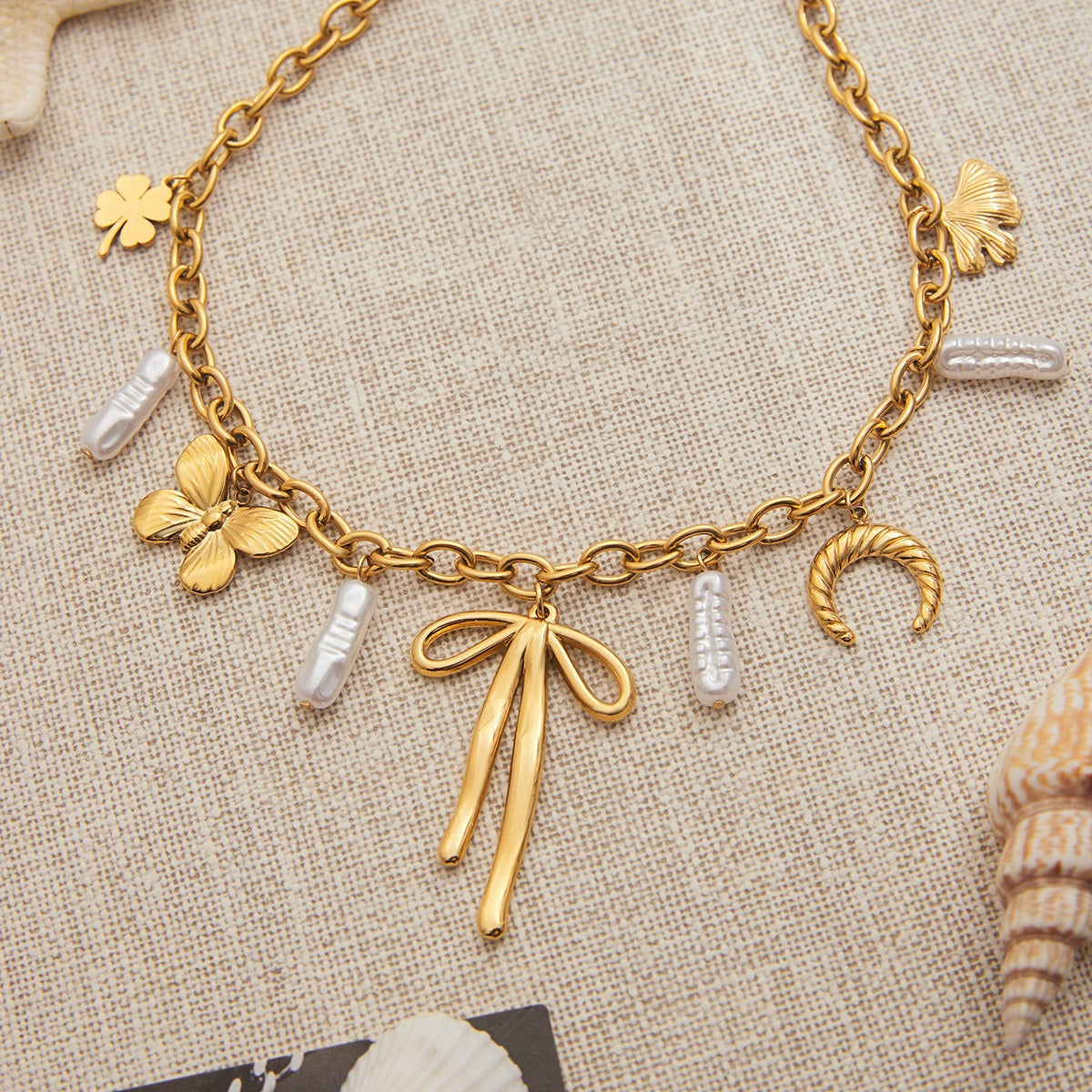 Collier fantaisie pendentifs
