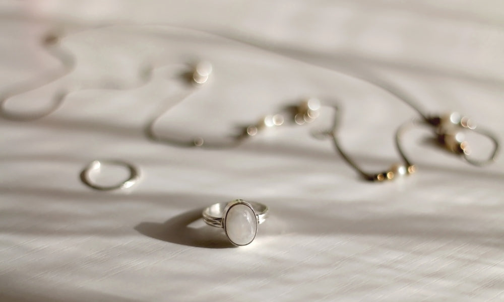 Comment nettoyer des bijoux en argent ?