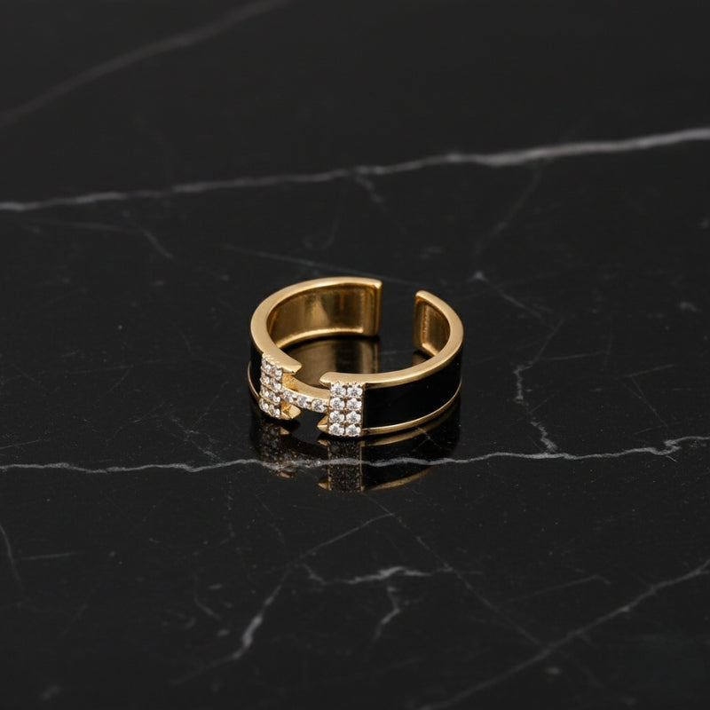 Bague colorée noire ou blanche – Anneau géométrique doré