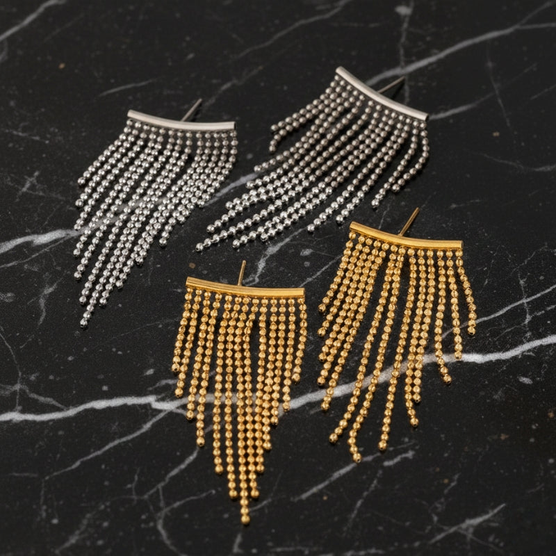 Boucles d’oreilles triangle pendantes – Style graphique et chaîne légère