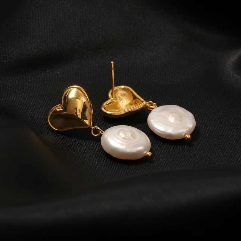 Boucles d’oreilles cœur baroque dorées avec perles naturelles 18K