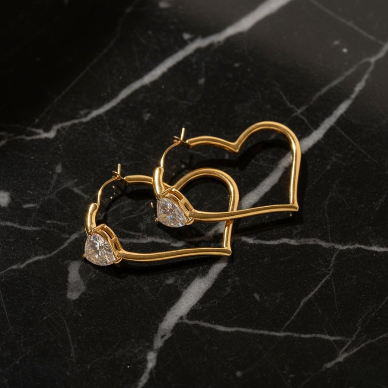 Boucles d’oreilles cœur doré 18K diamanté élégant