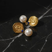 Boucles d'oreilles pendantes anciennes