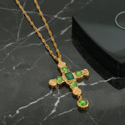 Collier croix verte