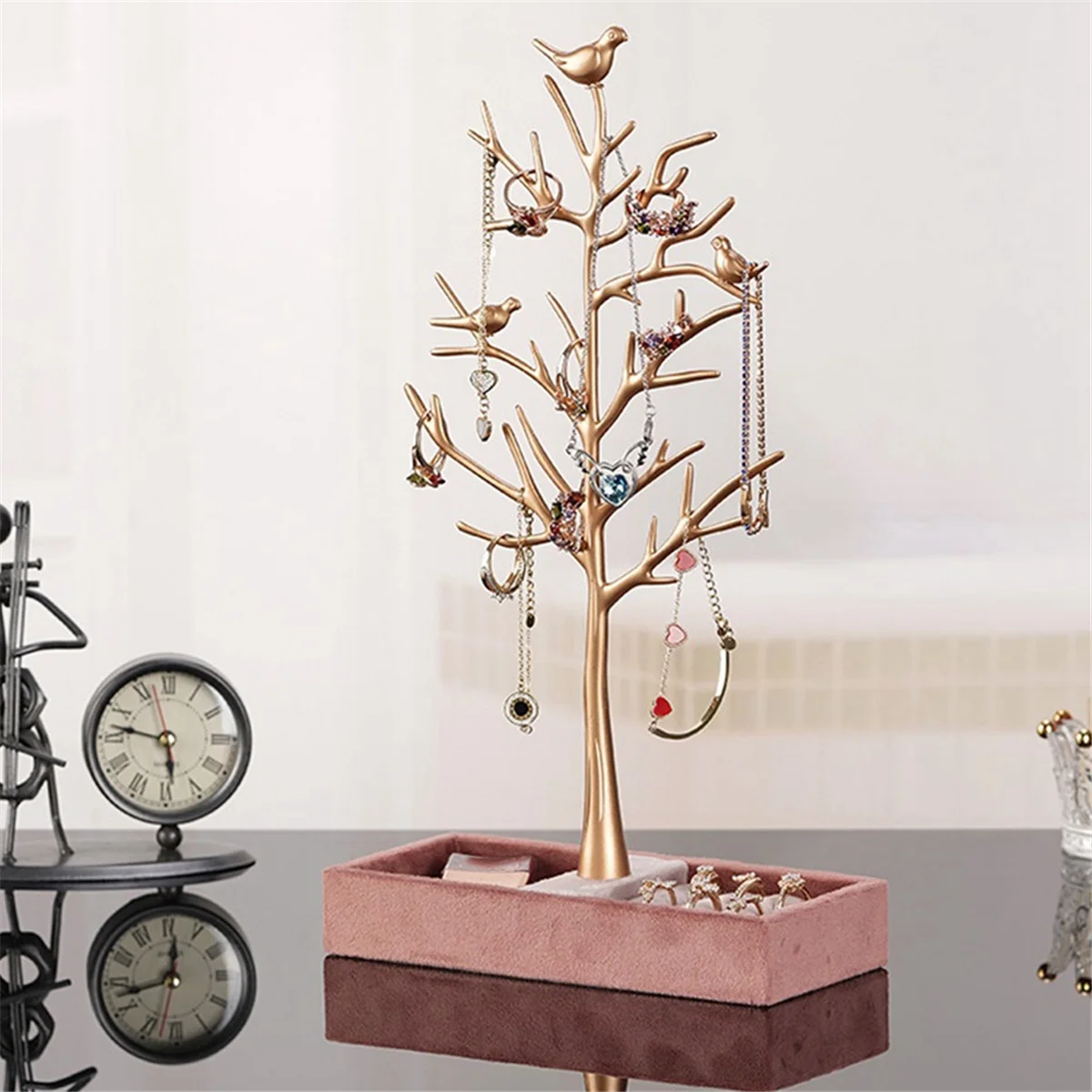 Arbre pour bijoux moderne