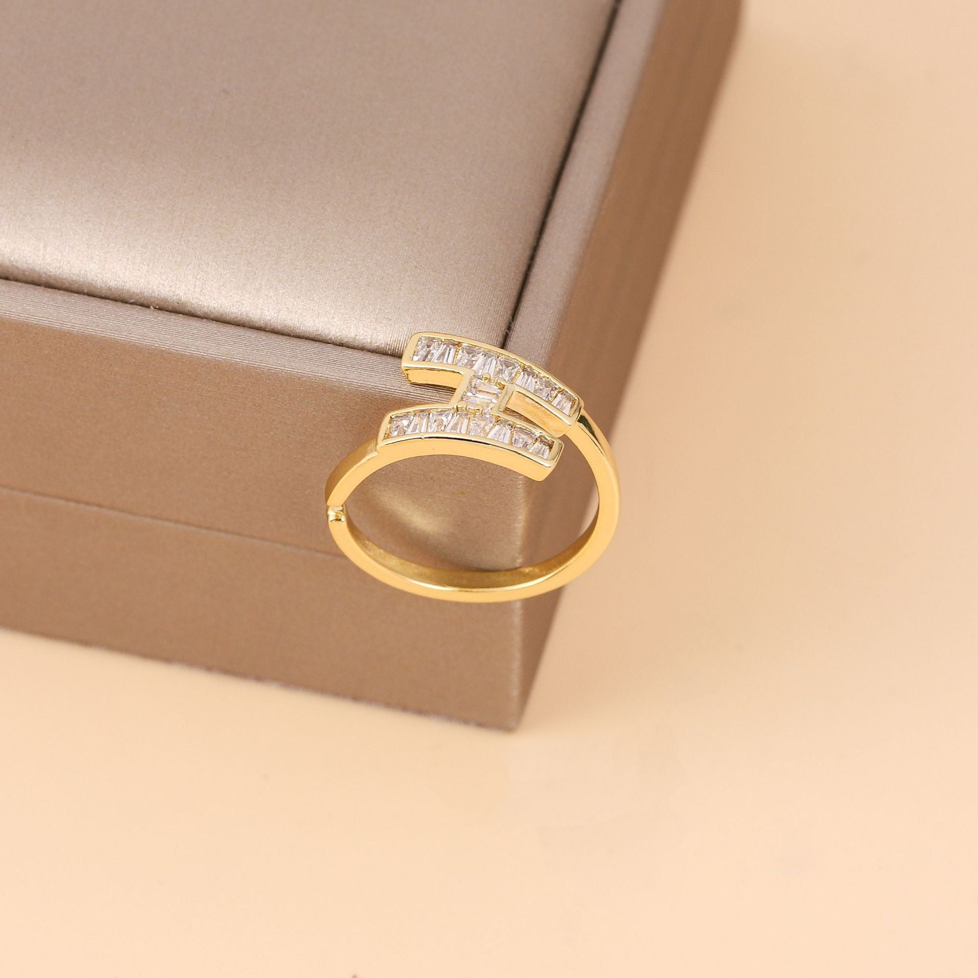 Bague Trésor zircon cubique – Design géométrique plaqué or