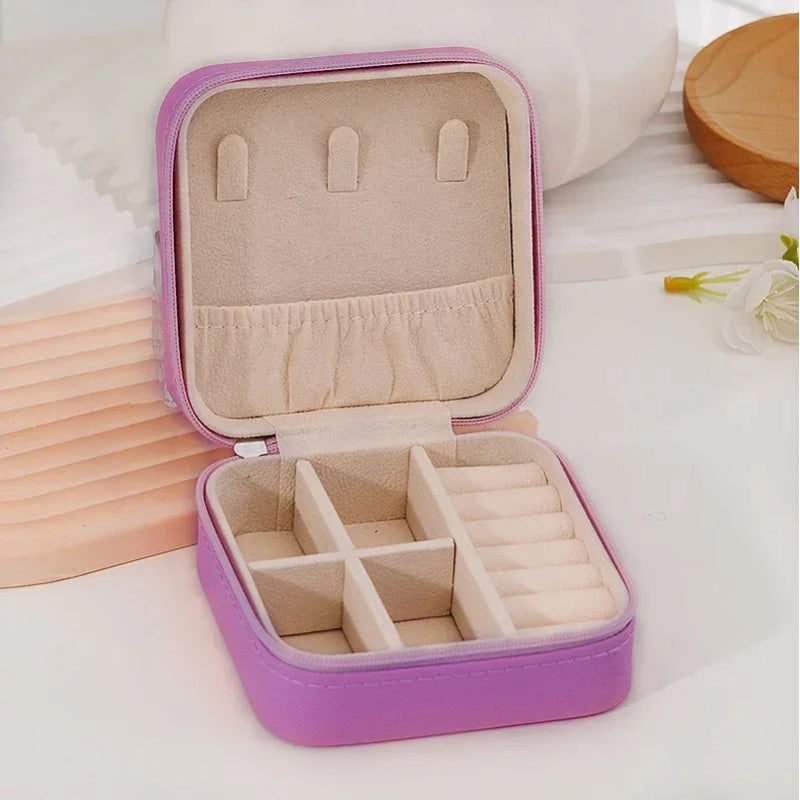 Boîte à bijoux compacte
