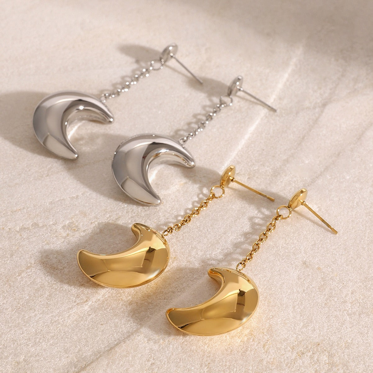 &nbsp;Boucles d’oreilles lune pendante – Design original et léger
