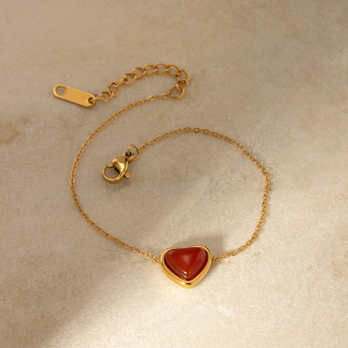 Bracelet Cœur Rouge – Acier Inoxydable Plaqué Or 18 Carats