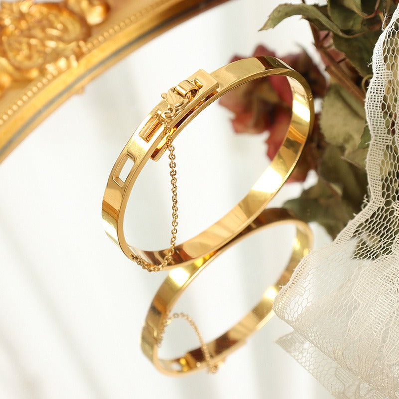 Bracelet jonc avec fermoir