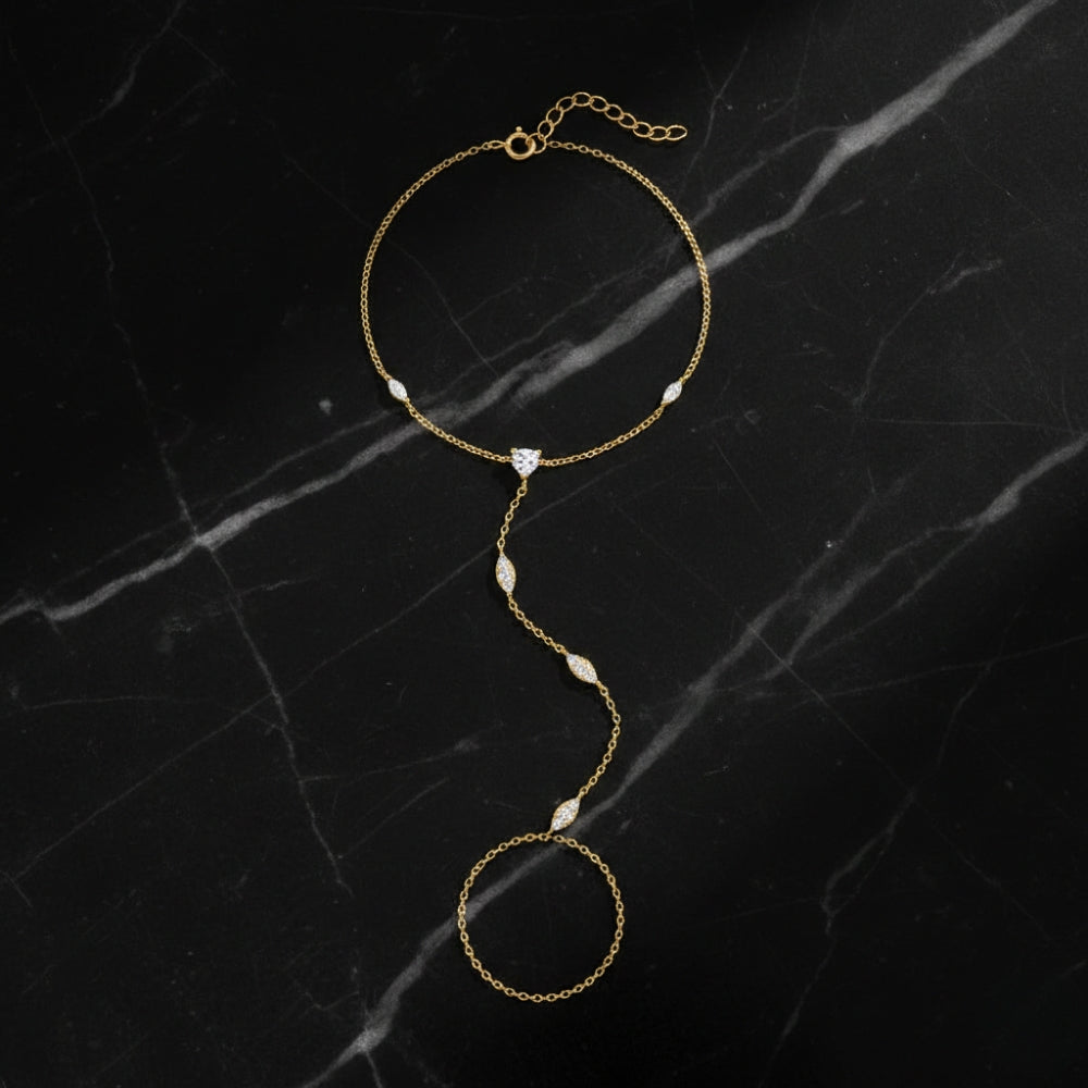 Bracelet 'Moréna' Chaîne Main en acier inoxydable et Zircons en forme Marquise