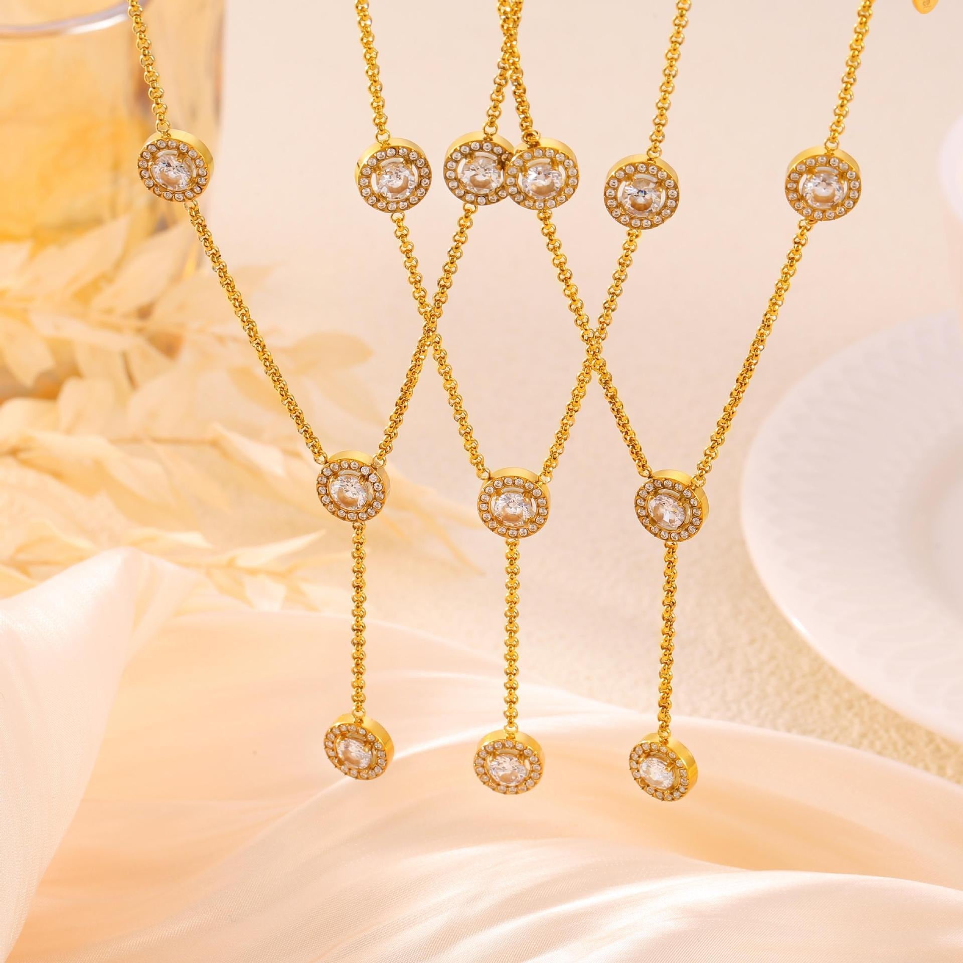 Collier fantaisie moderne