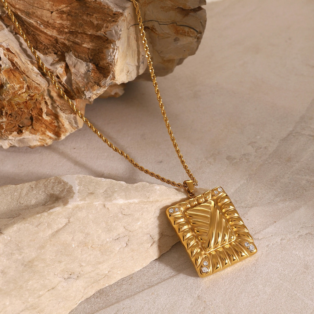 Collier fin fantaisie