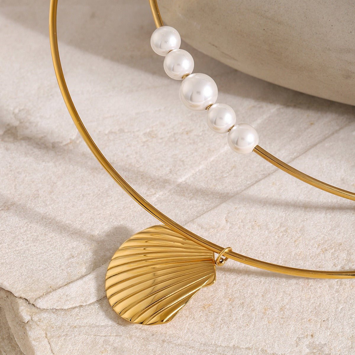 collier avec coquillage cauris