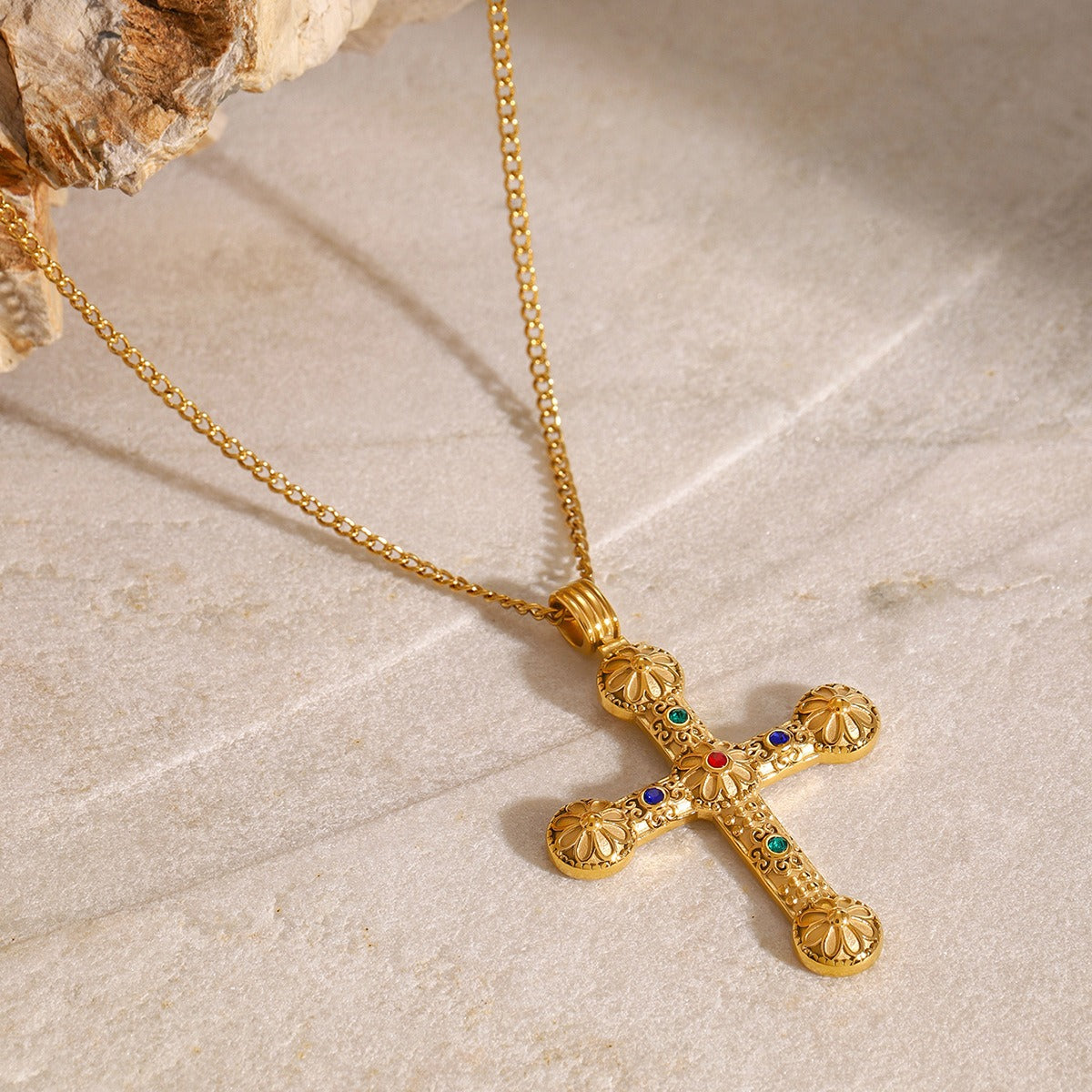 Collier grosse croix