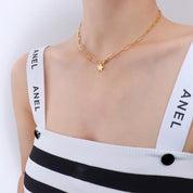 Collier pendentif étoile – Chaîne tombante dorée