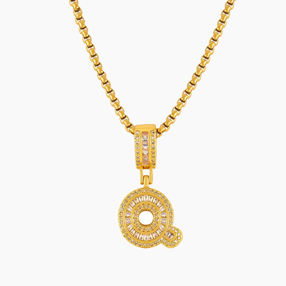 collier femme avec lettre​