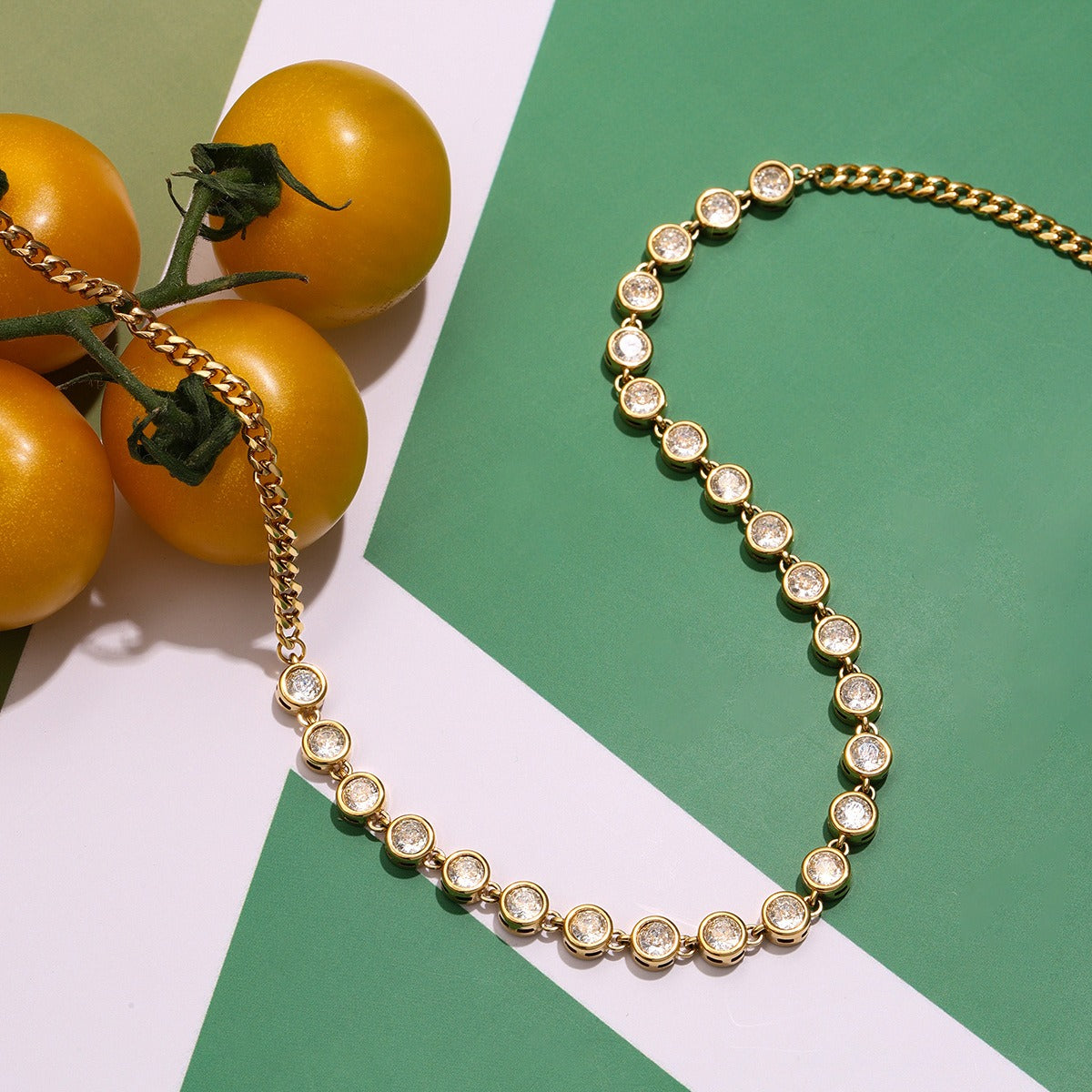 Collier pierre ras de cou