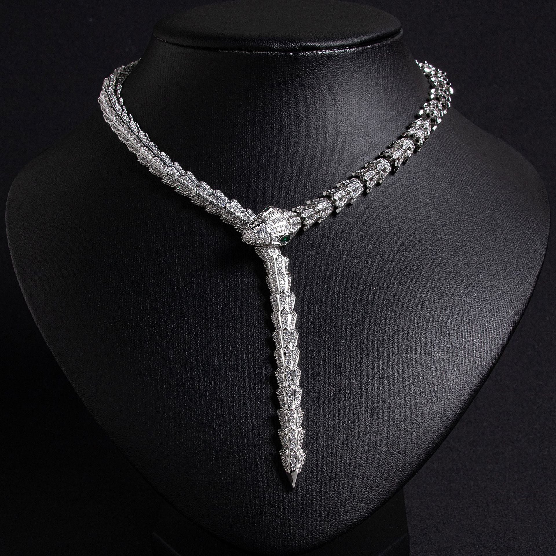 collier fantaisie de marque