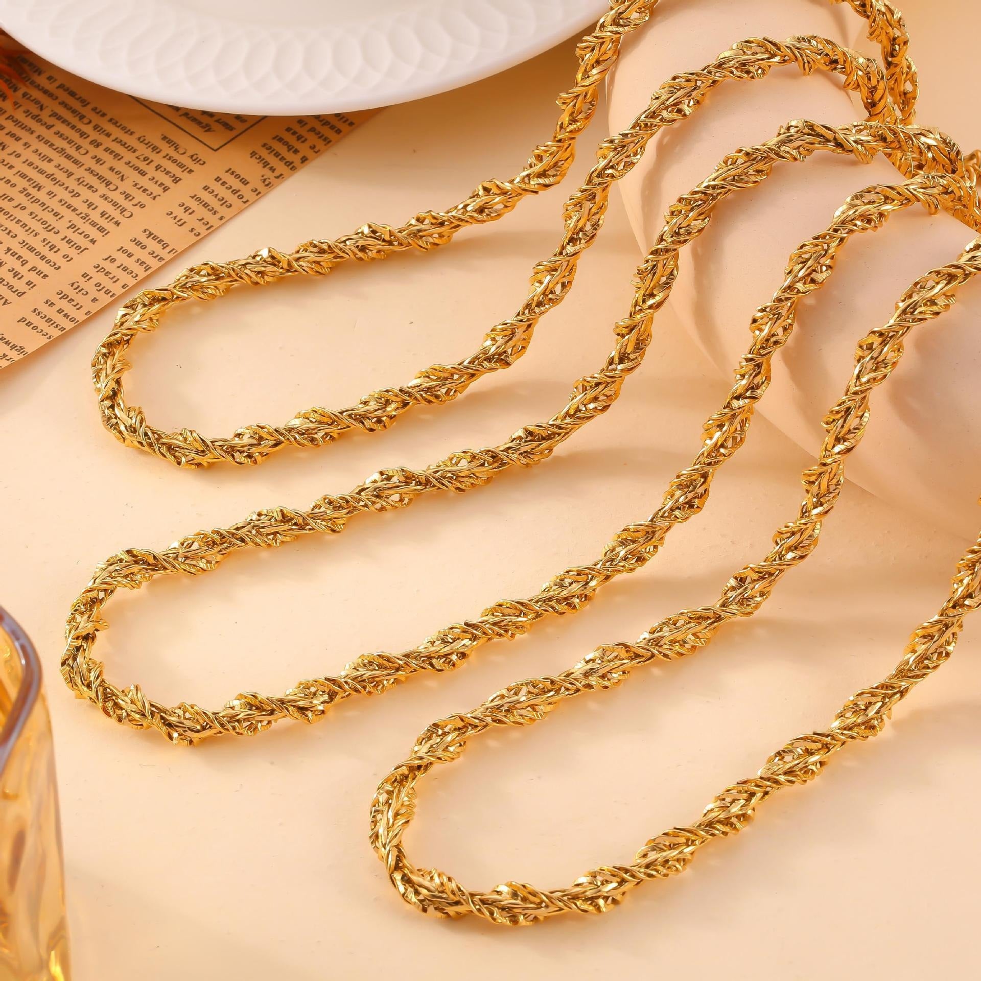 Gros collier ras de cou