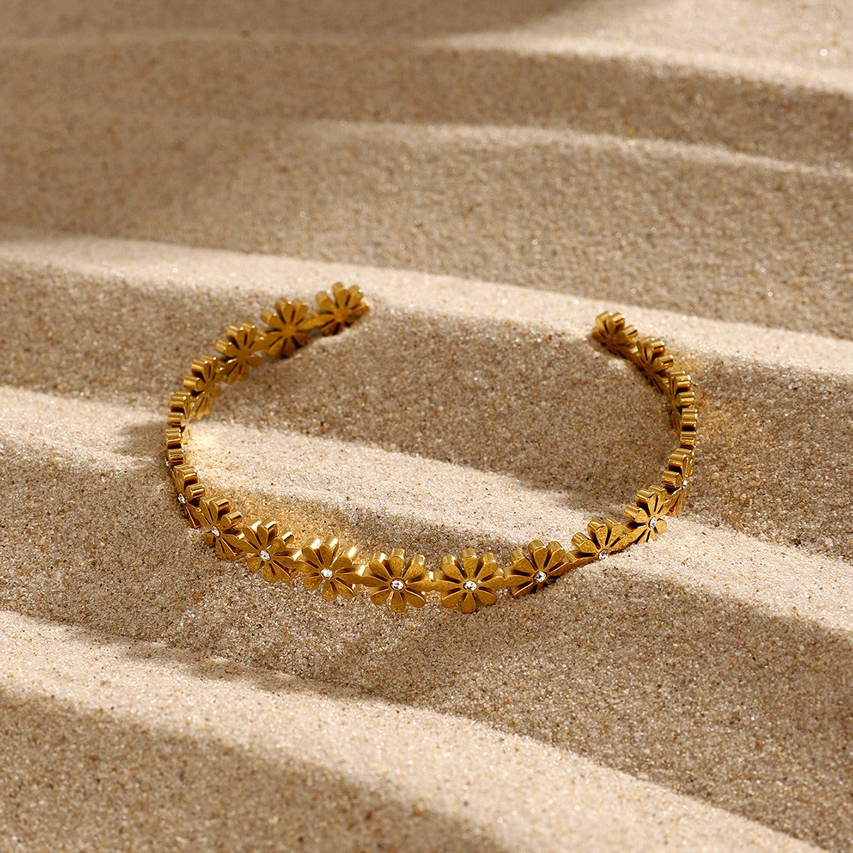 Bracelet Jonc Fleur – Bijou en acier inoxydable plaqué or 18 carats