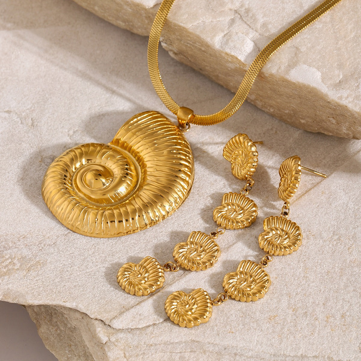 Parure coquillage escargot dorée femme
